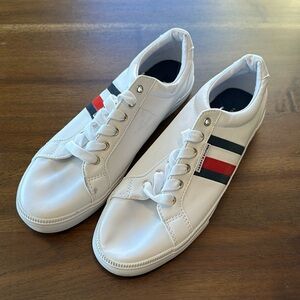 Tommy Hilfiger Sneakers size 9